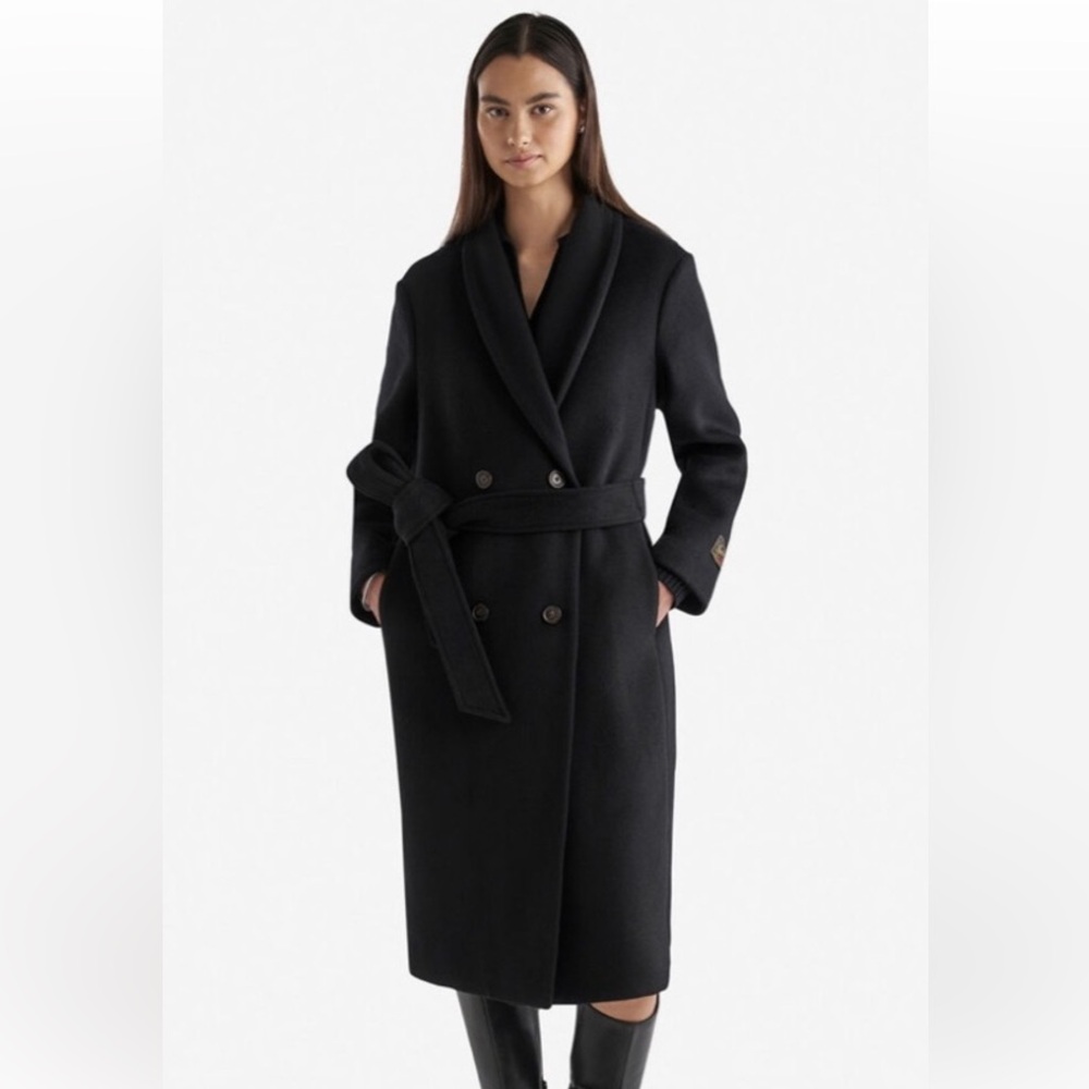 Roots Elegant Black Double-Breasted Wool Coat